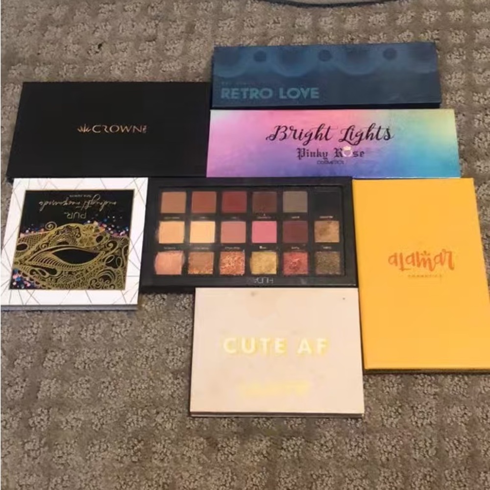 Crown Eyeshadow Palette - Bold Reds and Golds